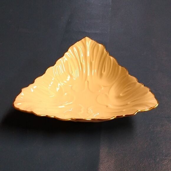 Lenox Triangular Large Leaf/Petal Gold Trim Trinket/Candy Dish Cottagecore - Picture 1 of 7